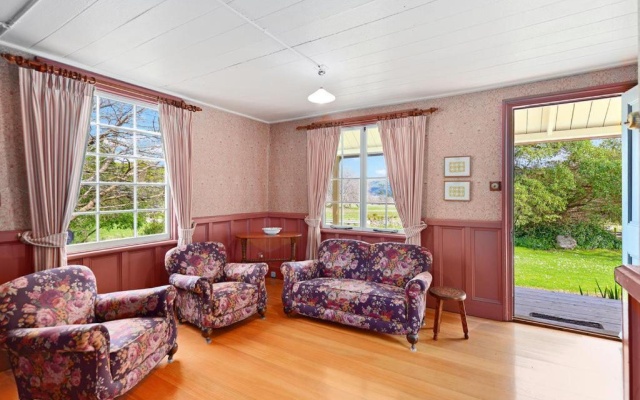 Historic Pavitt Cottage - Robinsons Bay Holiday Home – Guest Rooms – Akaroa