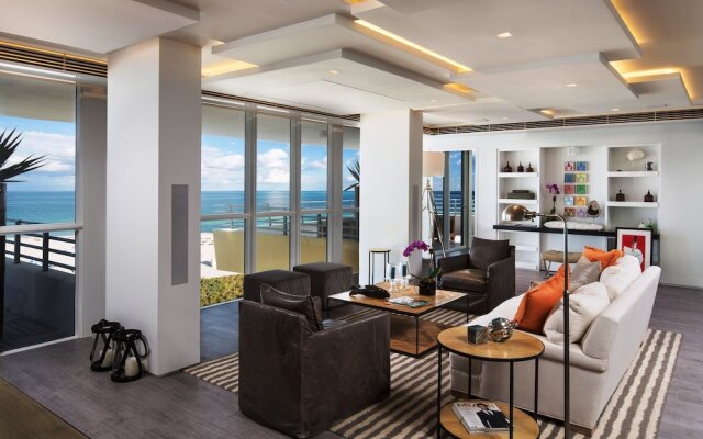 Bentley Beach Club by Edgewater One VR