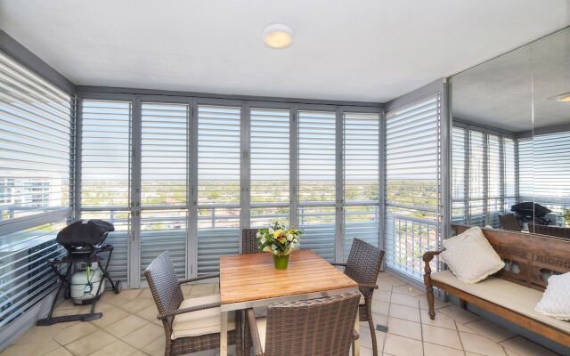 Beachfront Resort 2 Bedroom High Floor