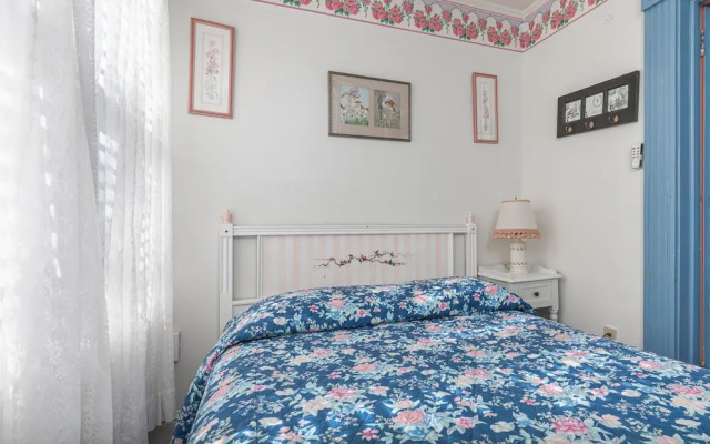 Antoinette's Apartments & Suites