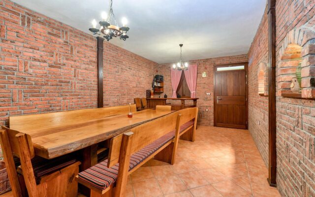 Awesome Home in Adamovec With 2 Bedrooms, Sauna and Wifi