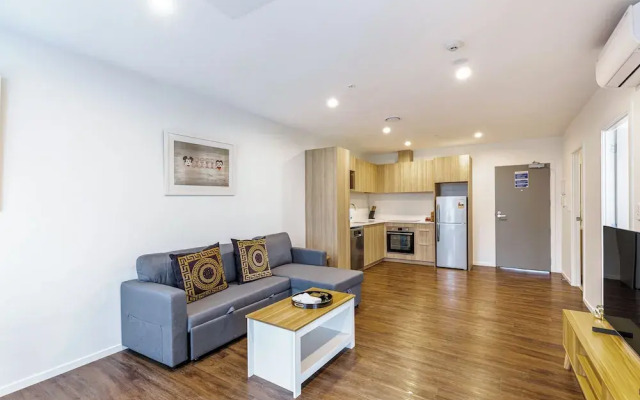 Stunning Ellerslie Apartment + Private Balcony!