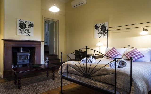 The Rising Sun Hotel – Guest Rooms – Auburn