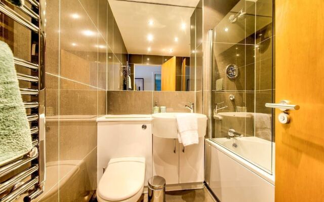 Stunning 2 Bed Apt in Merchant City With Parking