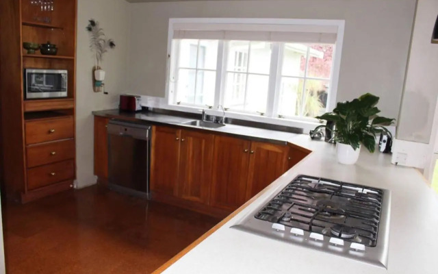 Bungalow by Cornwall Park