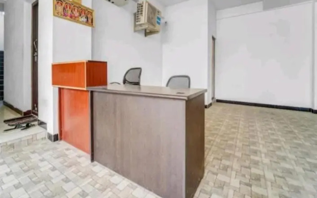 OYO Flagship 70347 Hotel Crown Tower