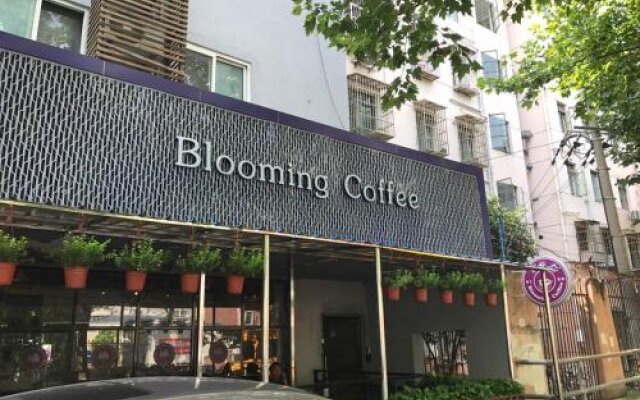 Blooming Hotel