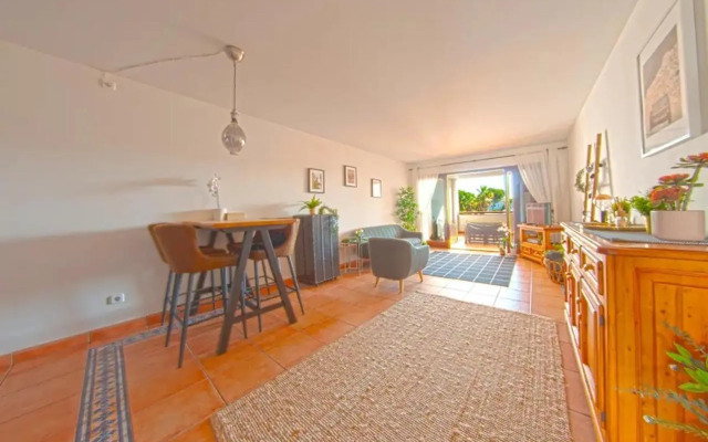 Apartamento en complejo con piscina