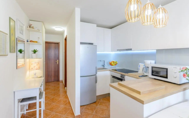 Apartments with WiFi Split - 11660