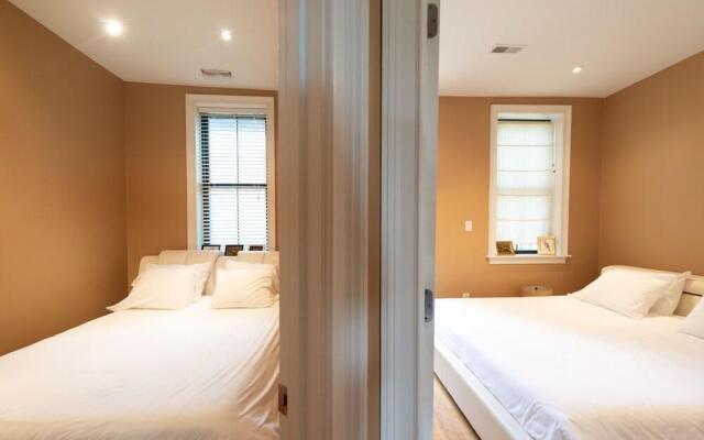 Pelicanstay in Boston Bay Village