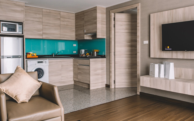 Adelphi Suites Bangkok