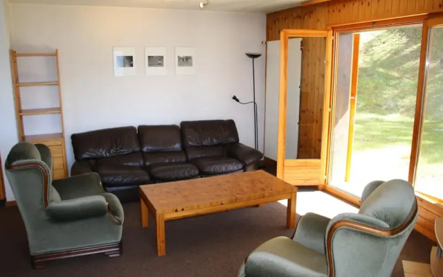 Stunning Apartment With Mountain Views