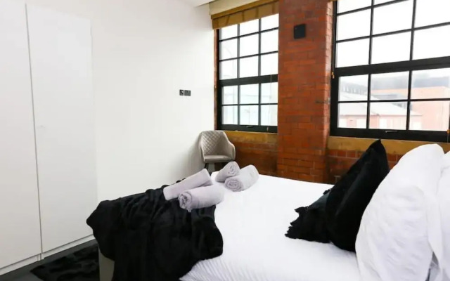The Nichols Building Spacious 3-bedroom Apartment