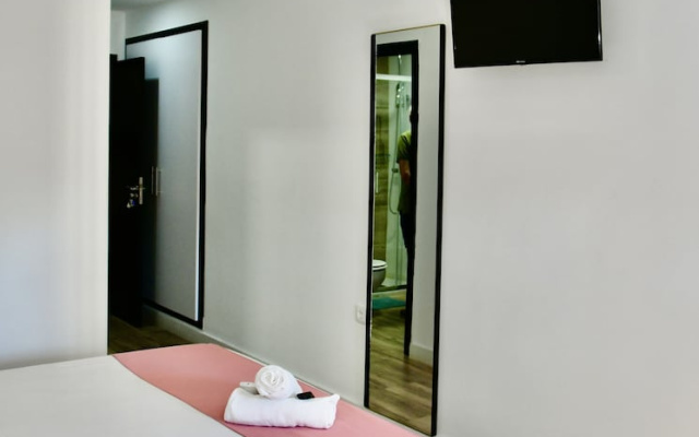 Hostal Garden Rous