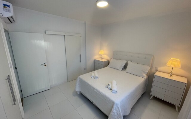 Salvador 3 Quartos Ondina Frente A Praia