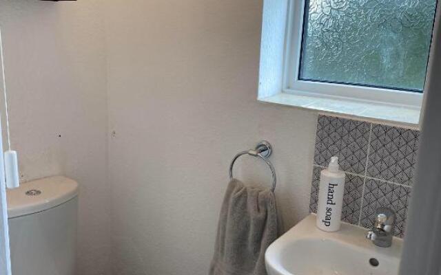 Spacious & modern 3 bed house