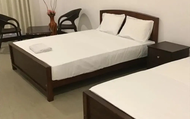 Canalside Villa & Guest House