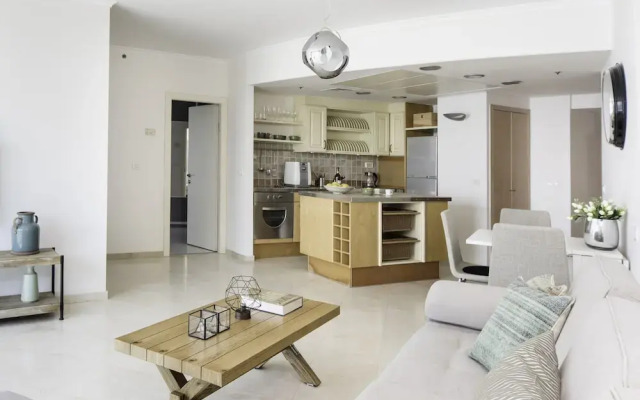 Luxurious 90sqm 2BR Beach Front