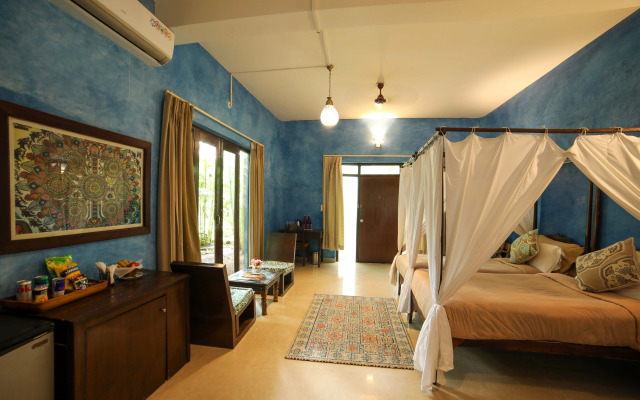 juSTa  Morjim Beach Resort and Spa