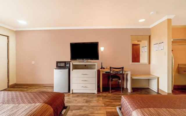 River Valley Motor Inn