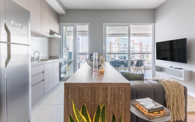 Apartamento completo com varanda | Vila Olímpia