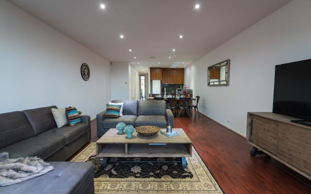 By Concierge - 'Daphne' DESIGNER Abode