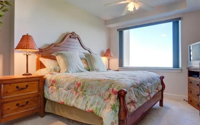 Surf Club II 305