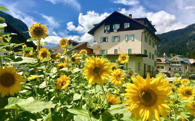 Central Apartment Canazei