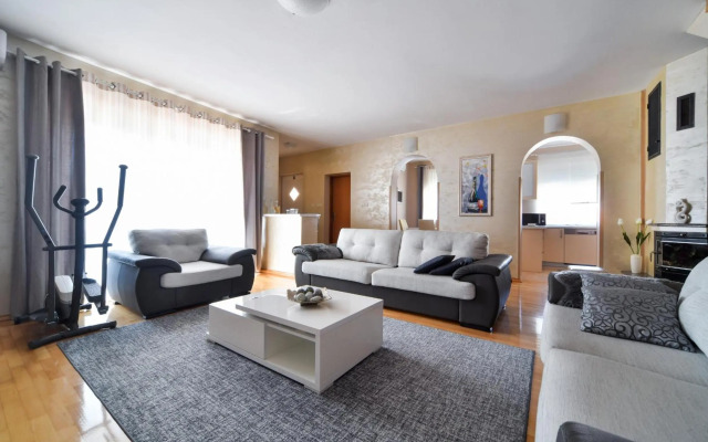 Deluxe Apartment Valentina