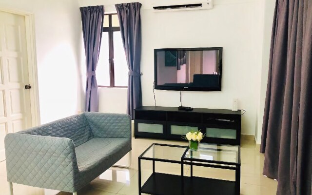 Serdang Raya by Yolodge