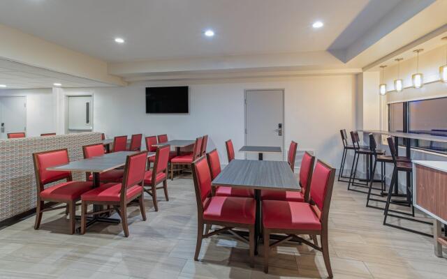 Holiday Inn Express & Suites Phoenix Tempe - University