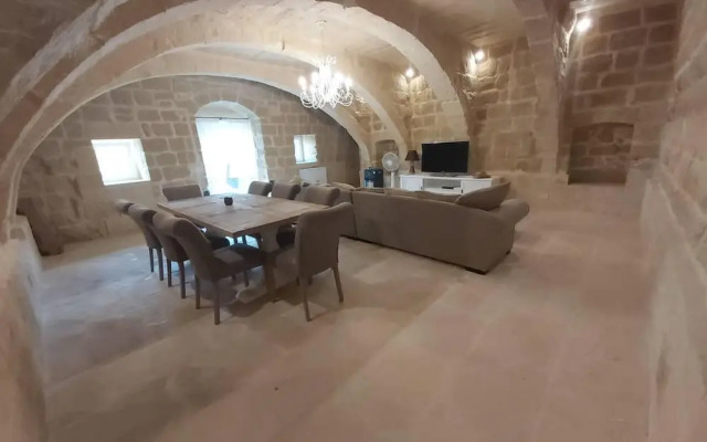Farmhouse Villa in Gozo With Large Pool & Garden