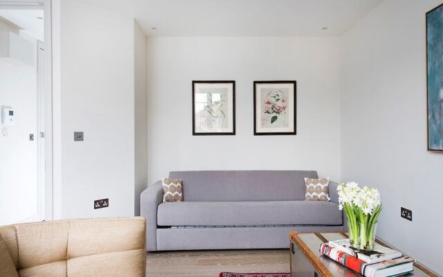 Bright and Modern 1BR flat in West London