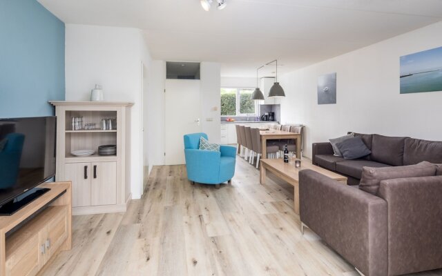 Restyled Holiday Home With two Bathrooms, Beach at 500 m
