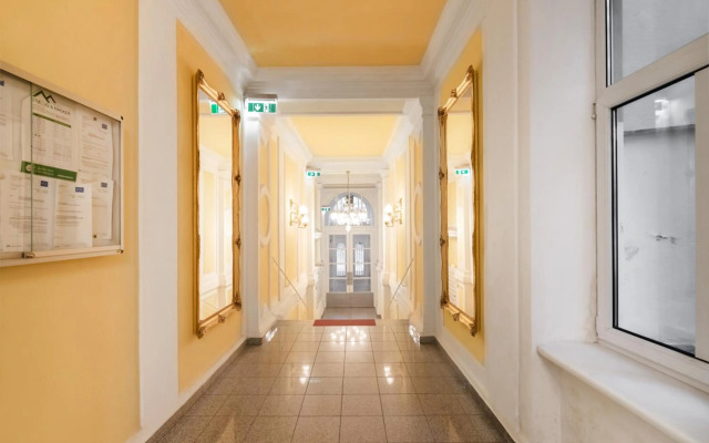 Cozy and central City Apartment at the Belvedere