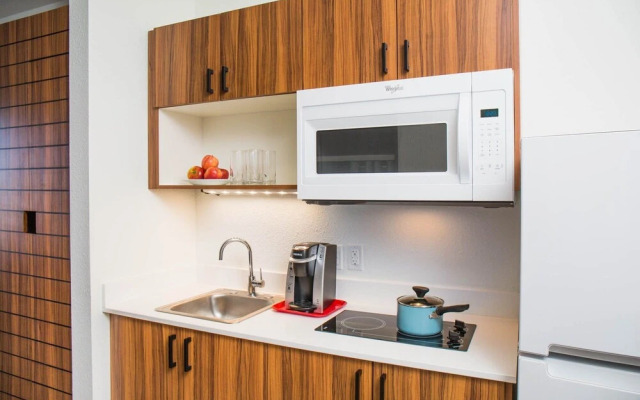 Uptown Suites Extended Stay Tampa FL – Riverview