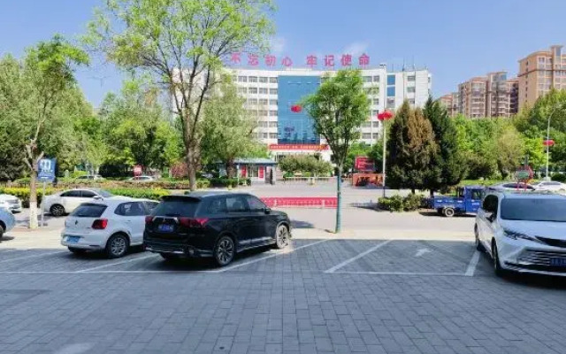 Xiguo Hotel (Huiyou Plaza Branch, Aowei Road, Xiong'an New Area)