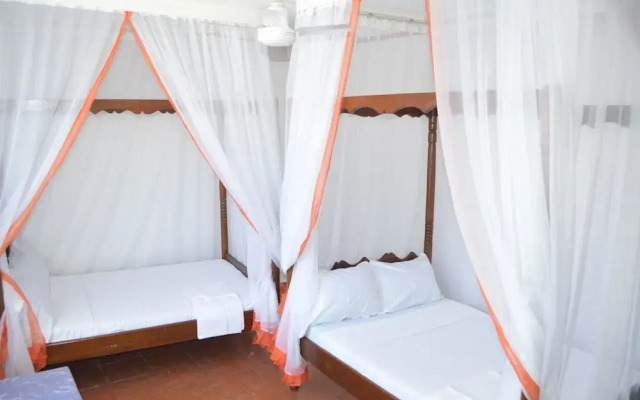 Whitesun Safari Hotel