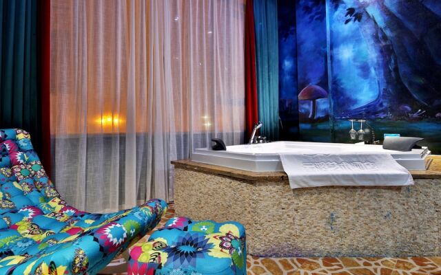 Yunxi Art Theme Hotel