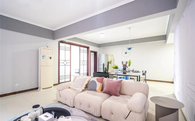 Locals Apartment House 20