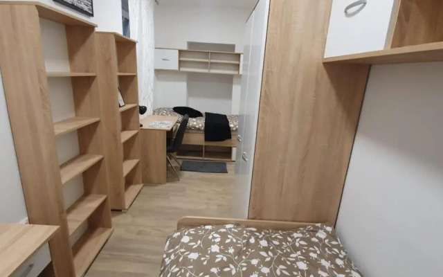Railway Station City Modern Apartment