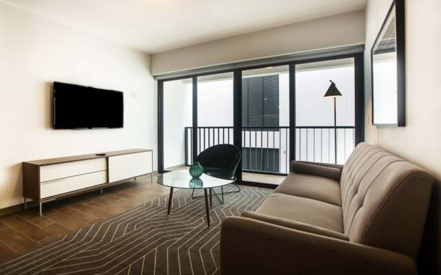 w Upscale 2BR in Miraflores