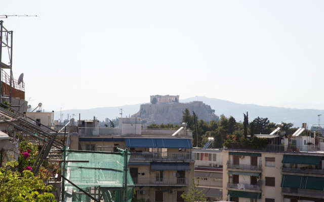Mocha Acropolis View Apartment