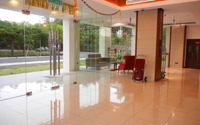 C'haya Hotel