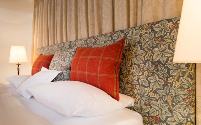 Schloss Prielau Hotel & Restaurants