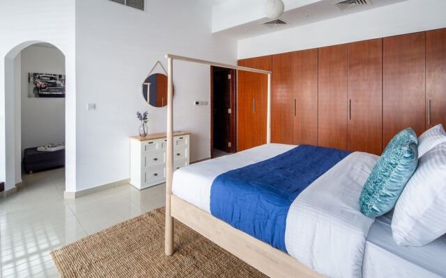 Lively & Spacious 1BR Loft in Dubai Marina