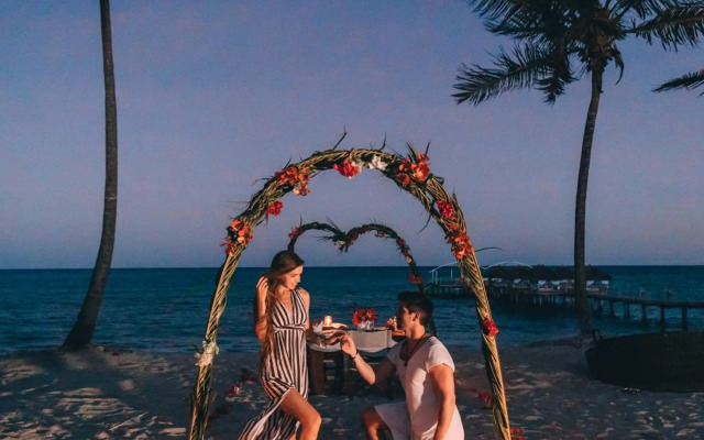 Blue Moon Resort