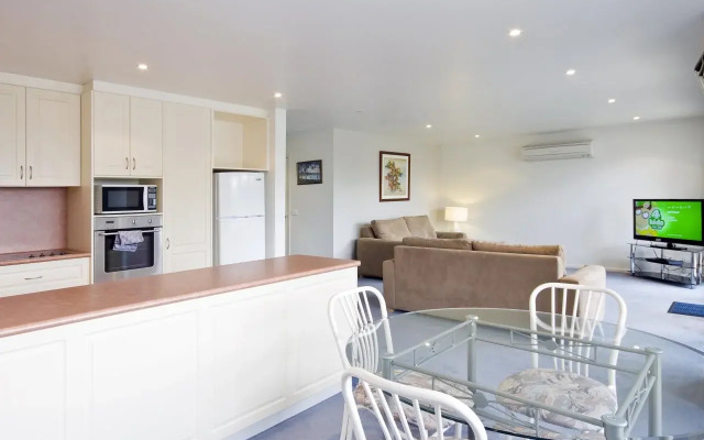 Anchorage Motel and Villas