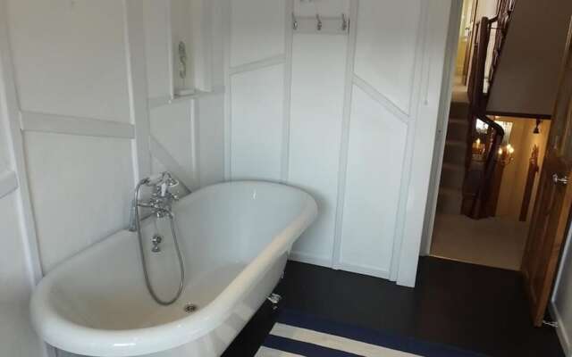 Lyndale House, Tenby