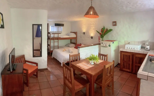 Ola Bonita BeachFront Apart Hotel